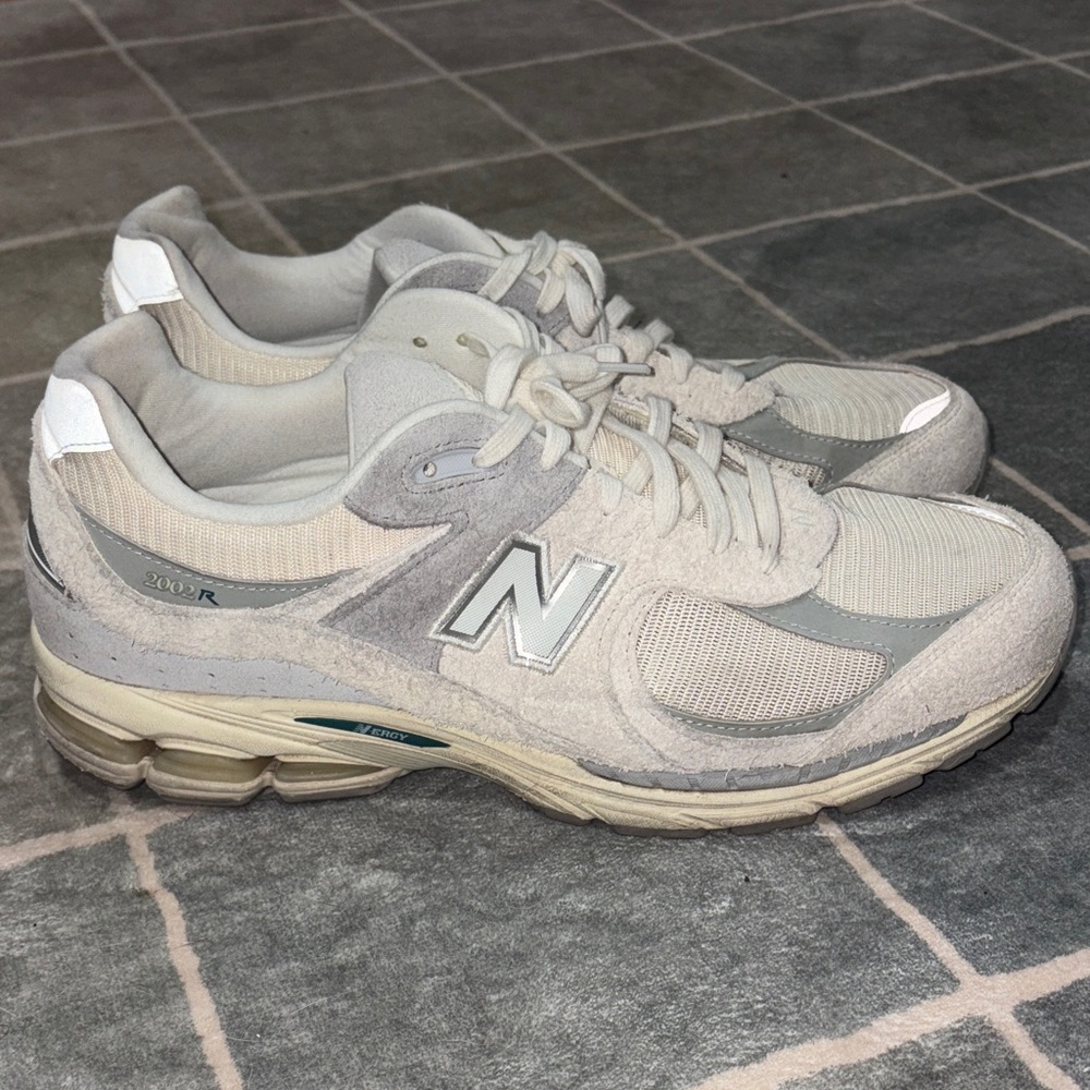 New Balance 2002R Lifestyle Shoes